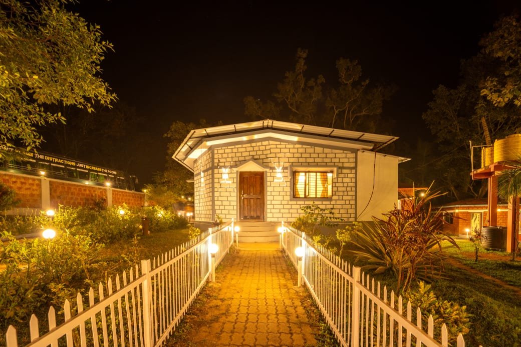 white-petal-homestay